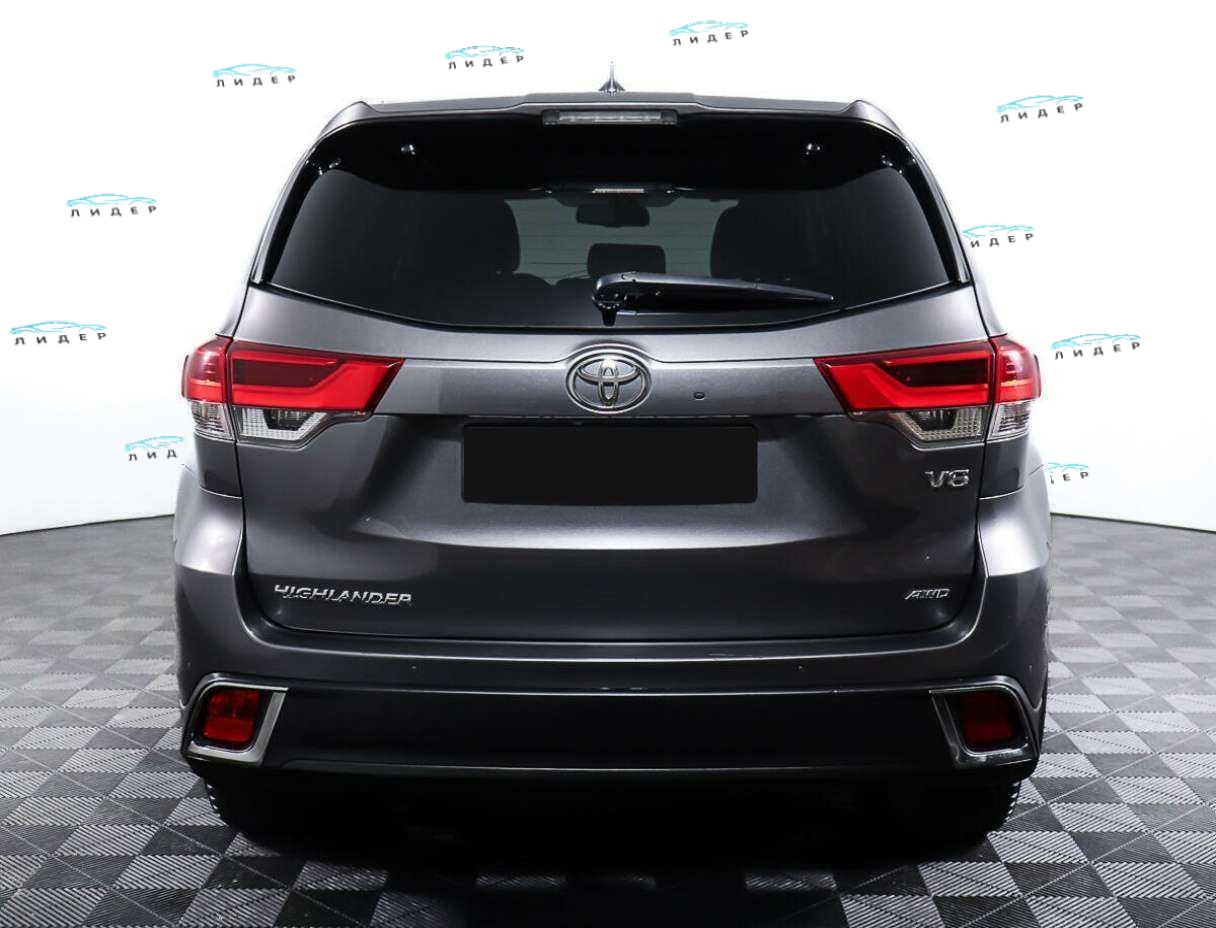 Б/У Тойота Хайлэндер 2019 года. Фото: #5