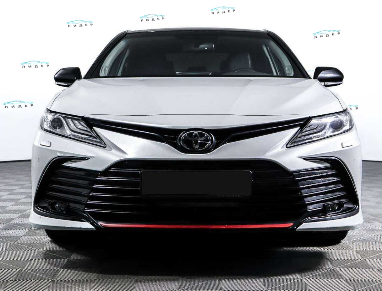 Б/У Тойота Камри 2021 года. Фото: #1