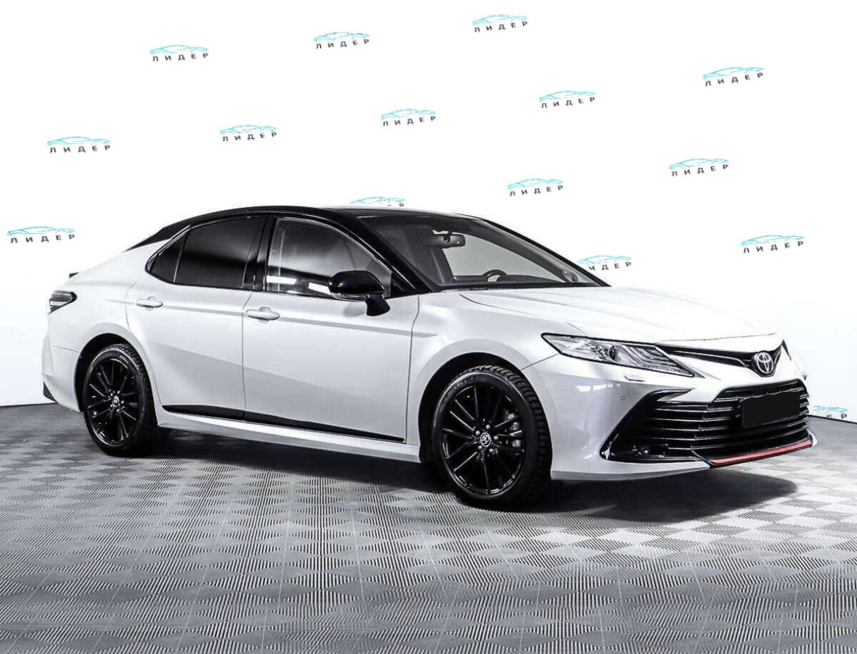 Б/У Тойота Камри 2021 года. Фото: #2