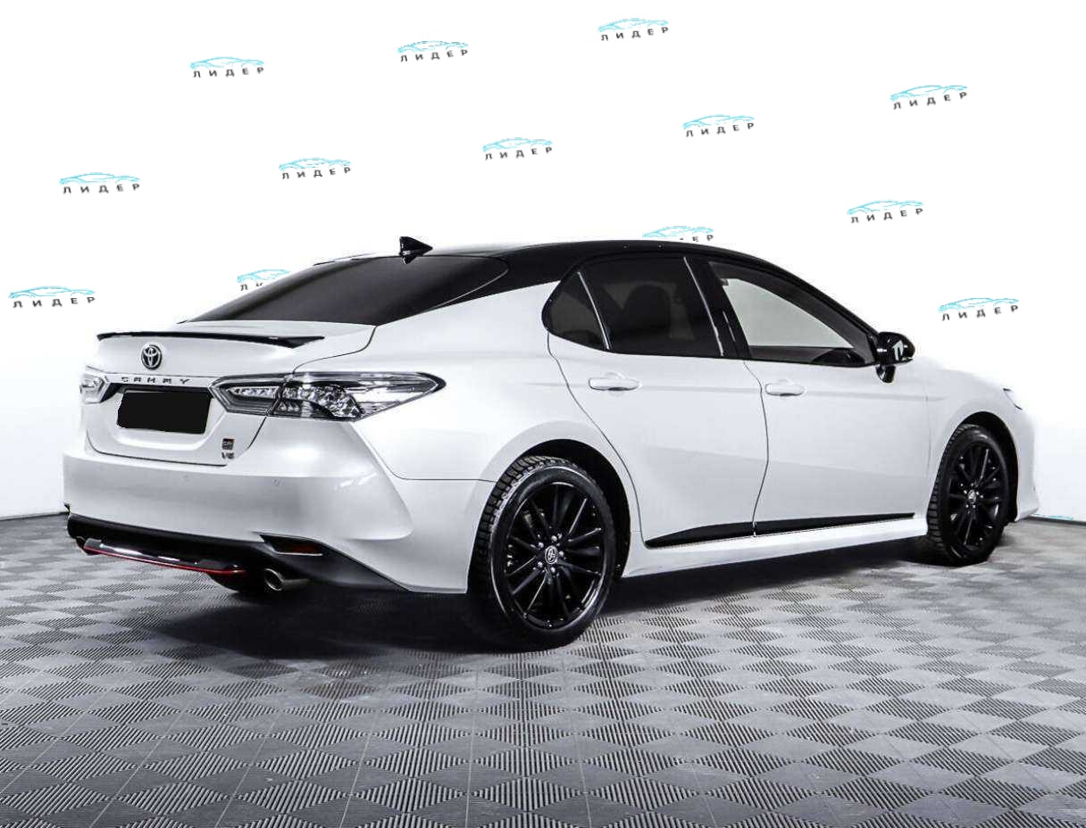 Б/У Тойота Камри 2021 года. Фото: #4