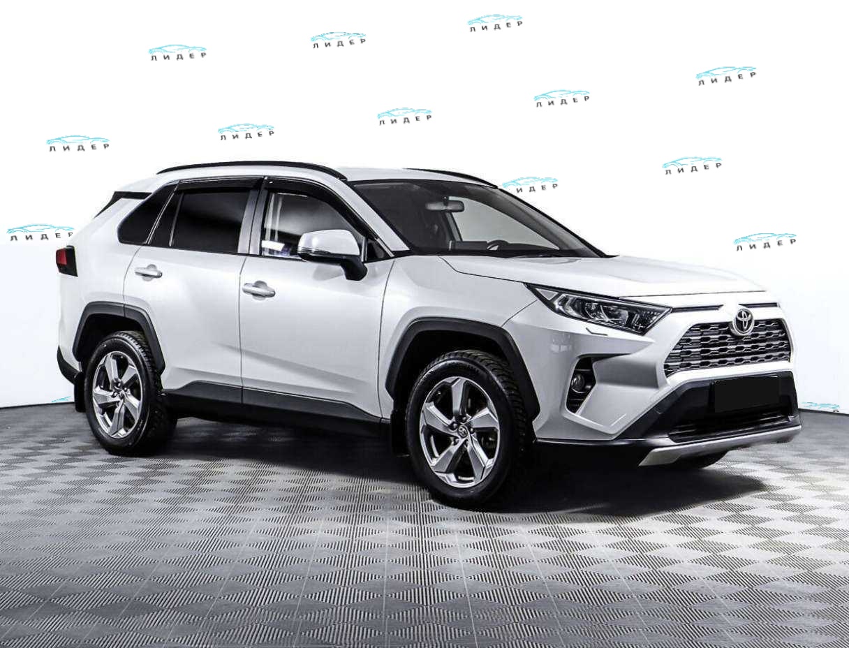Б/У Тойота Рав4 2020 года. Фото: #2