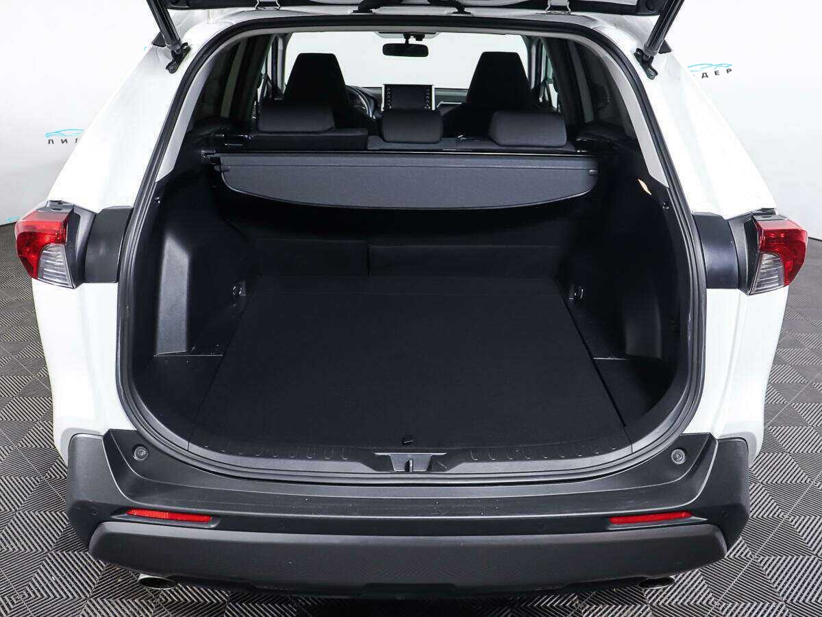 Б/У Тойота Рав4 2020 года. Фото: #8