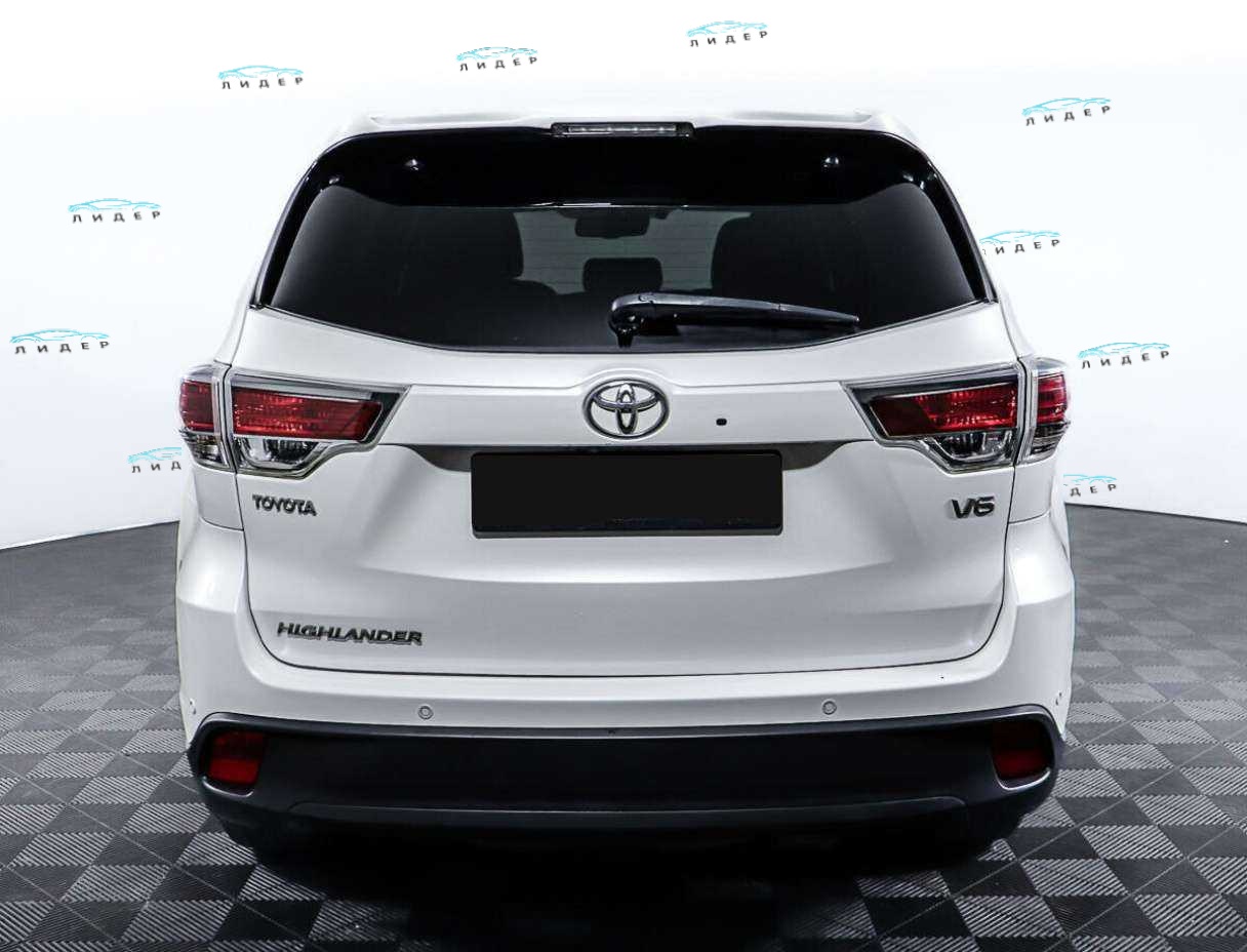 Б/У Тойота Хайлэндер 2015 года. Фото: #5