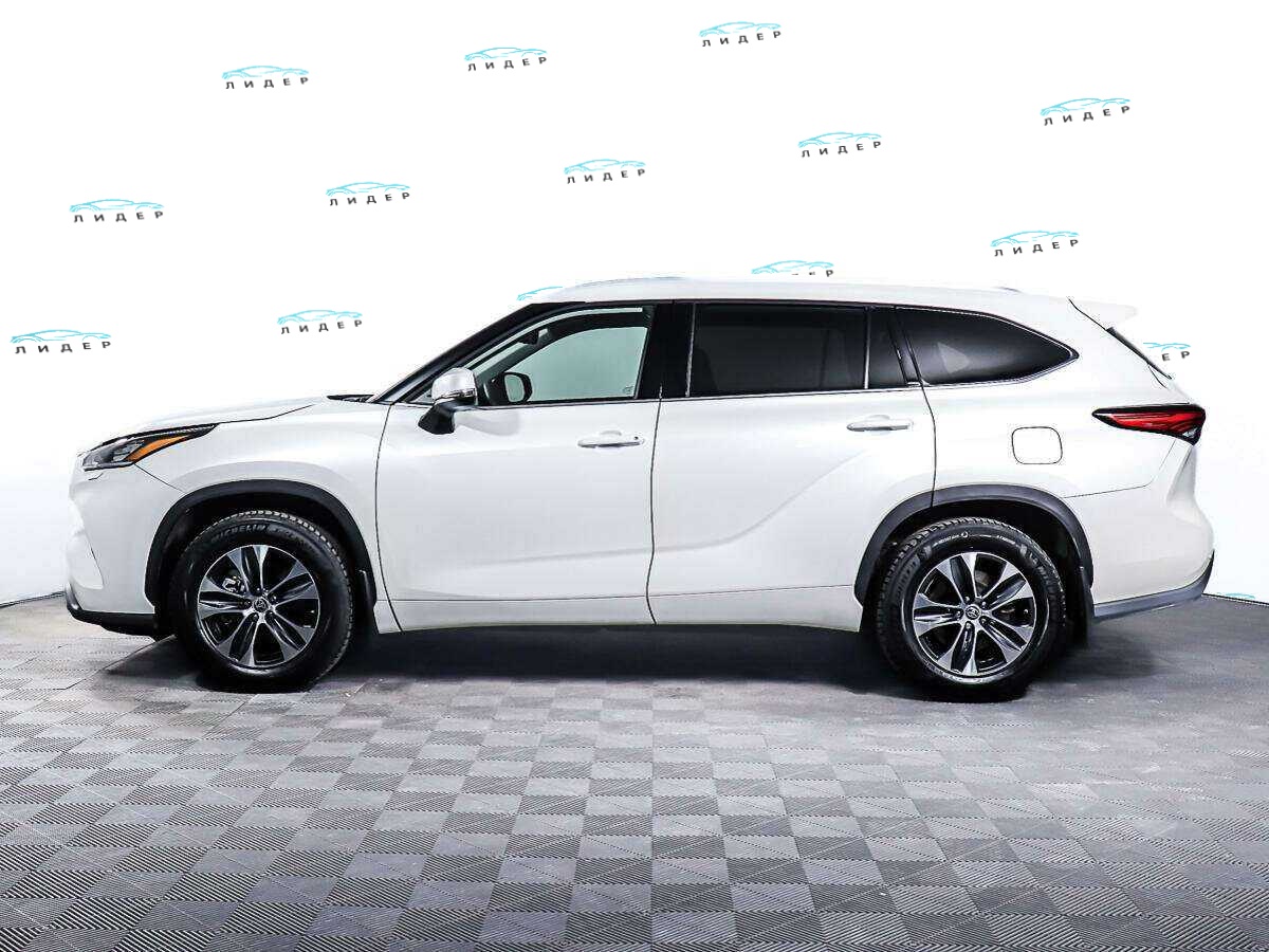 Б/У Тойота Хайлэндер 2021 года. Фото: #7
