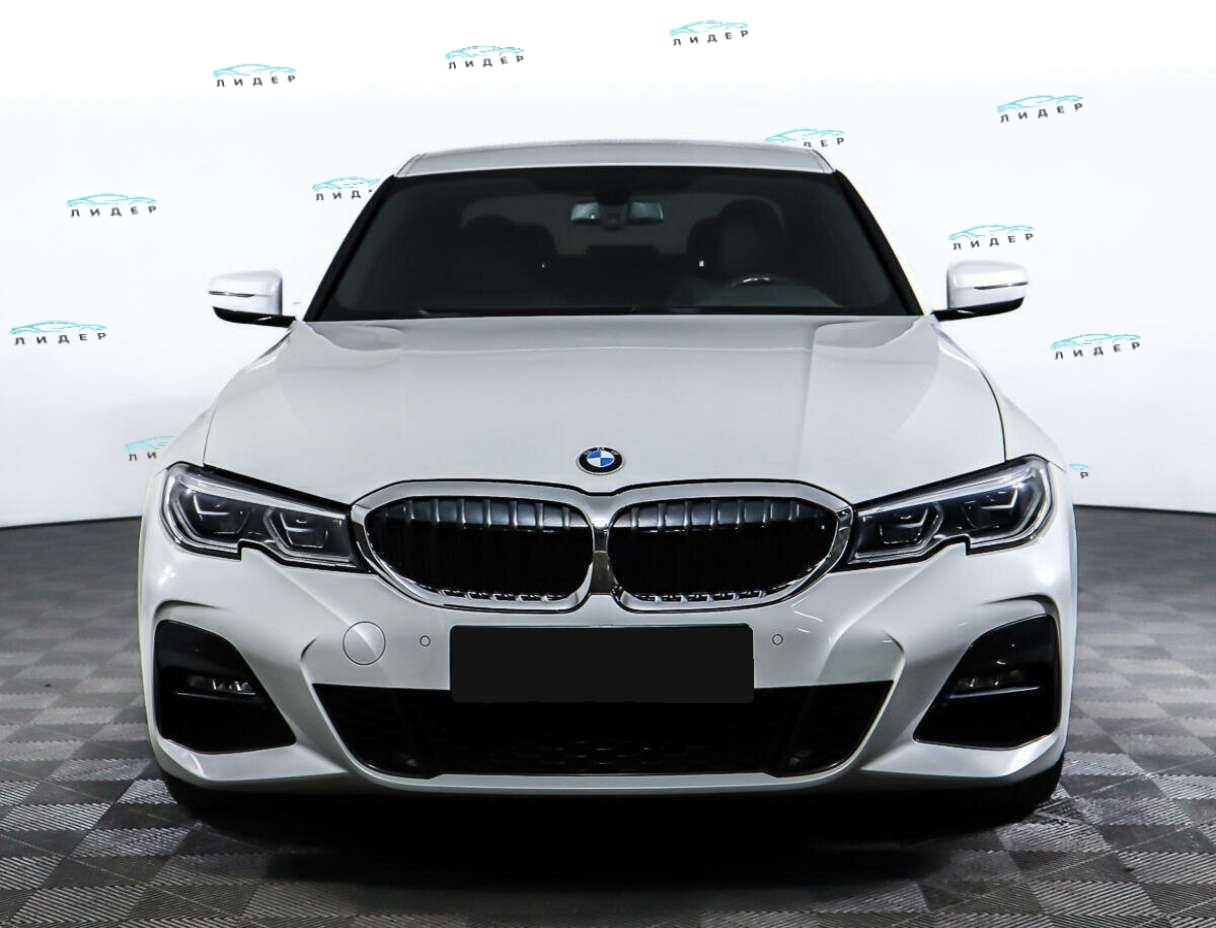 Б/У БМВ 3 серии 2019 года. Фото: #1