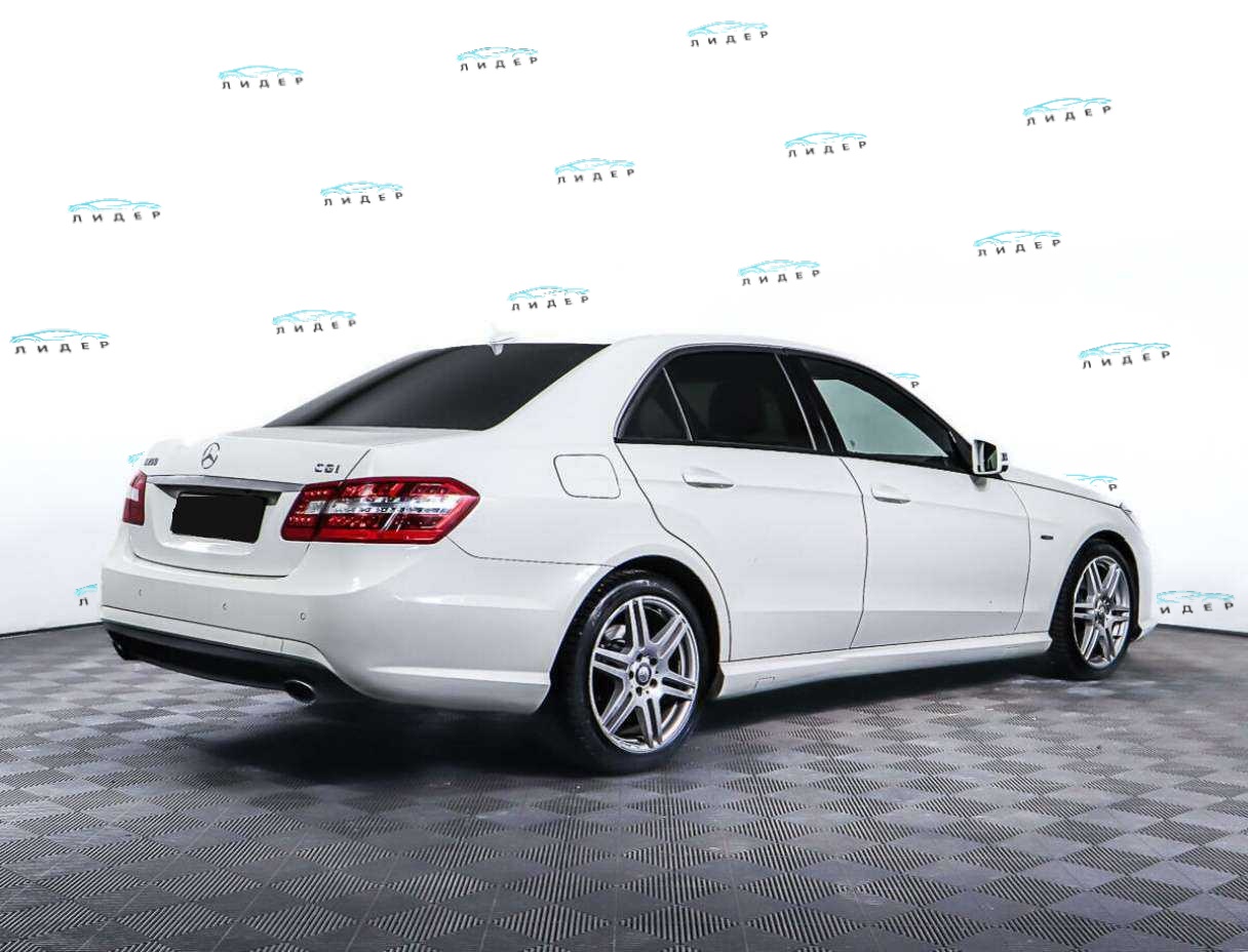 Б/У Мерседес-Бенц Е-Класс 2010 года. Фото: #4