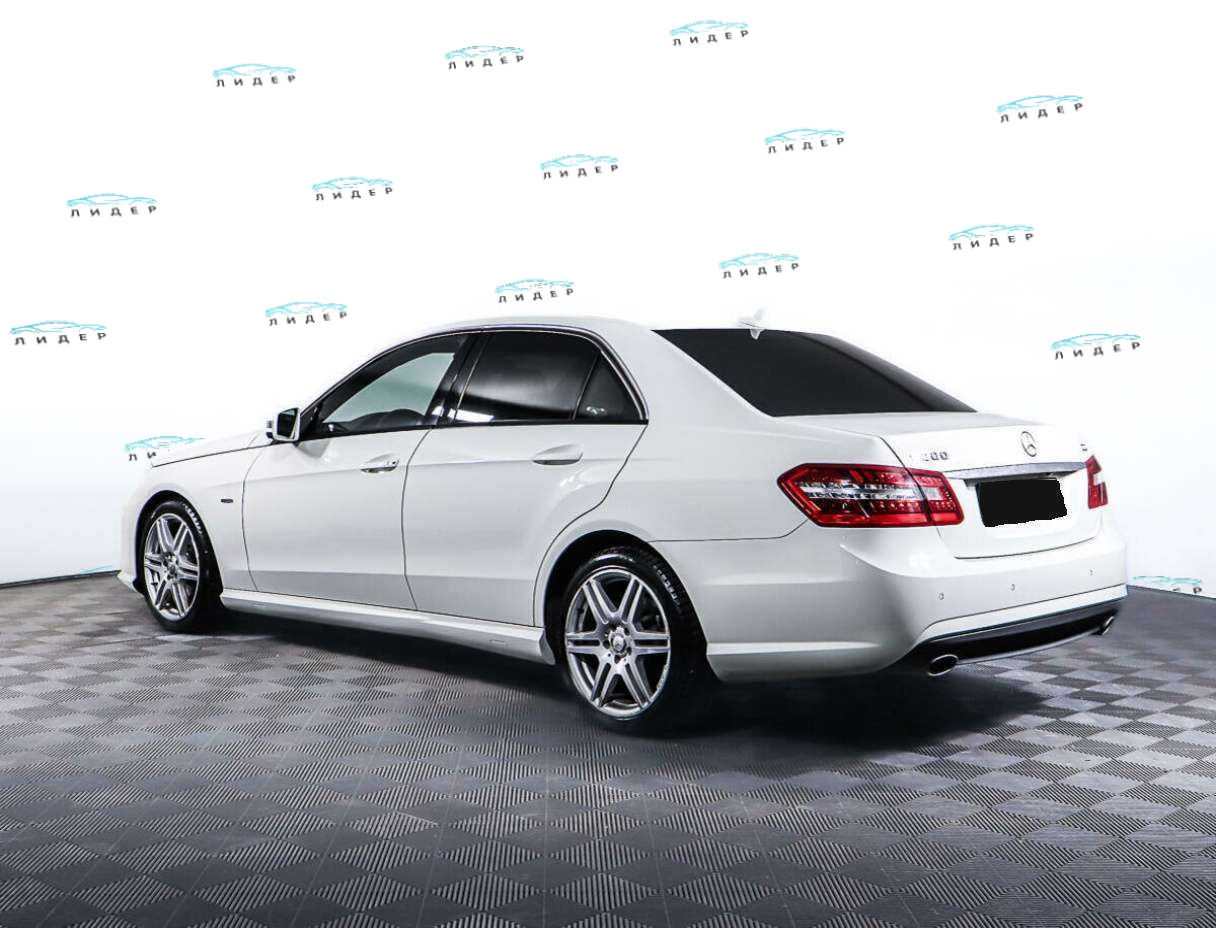 Б/У Мерседес-Бенц Е-Класс 2010 года. Фото: #6