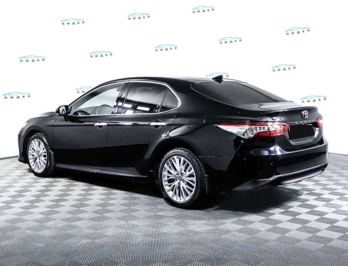 Б/У Тойота Камри 2019 года. Фото: #6
