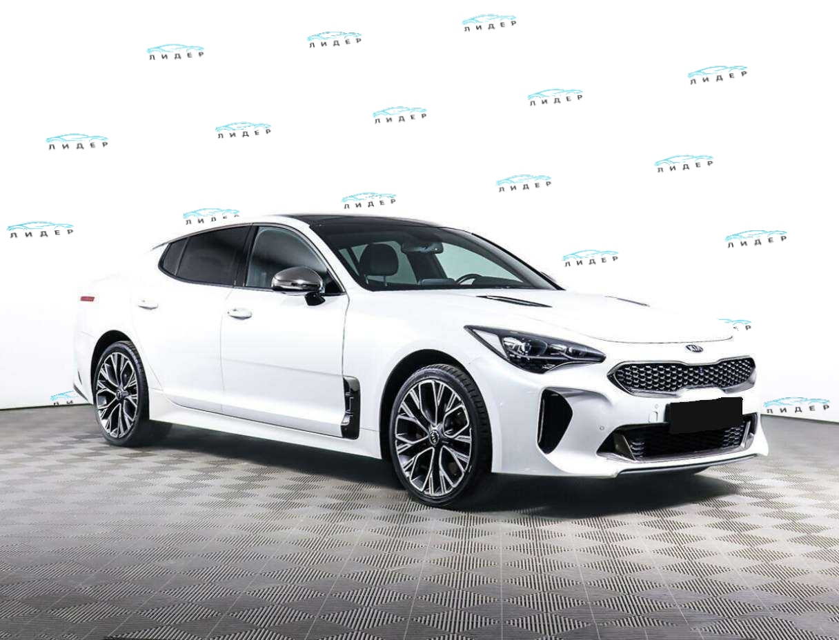 Б/У Киа Стингер 2018 года. Фото: #2