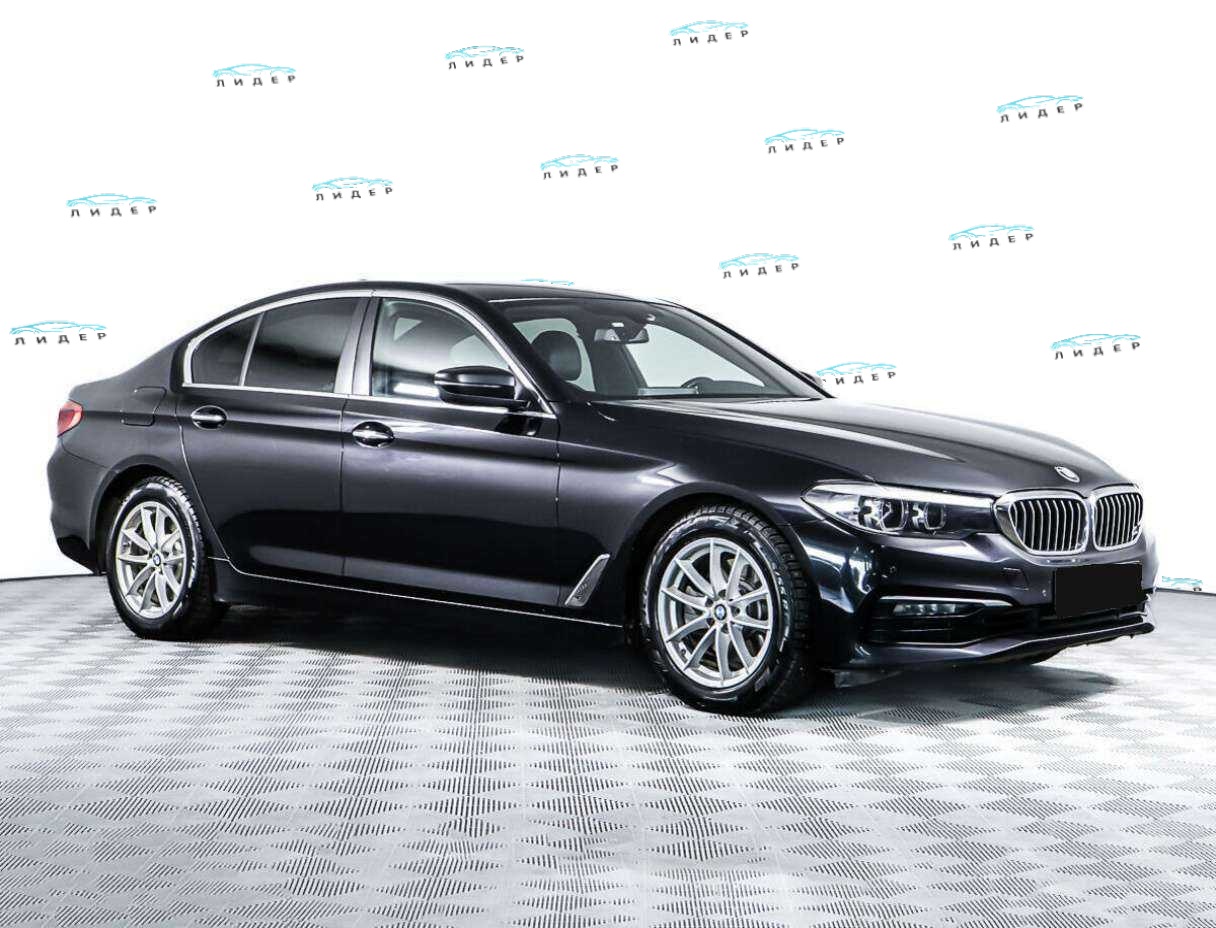 Б/У БМВ 5 серии 2017 года. Фото: #2