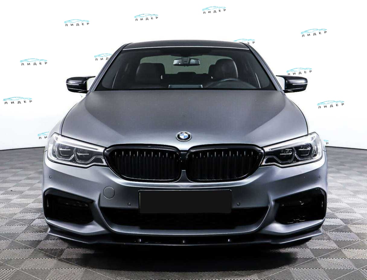 Б/У БМВ 5 серии 2017 года. Фото: #1