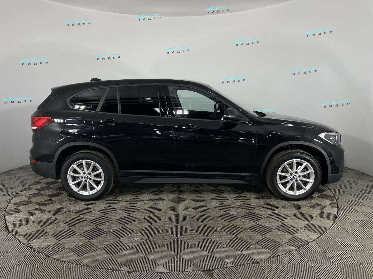 Б/У БМВ Икс1 2021 года. Фото: #3