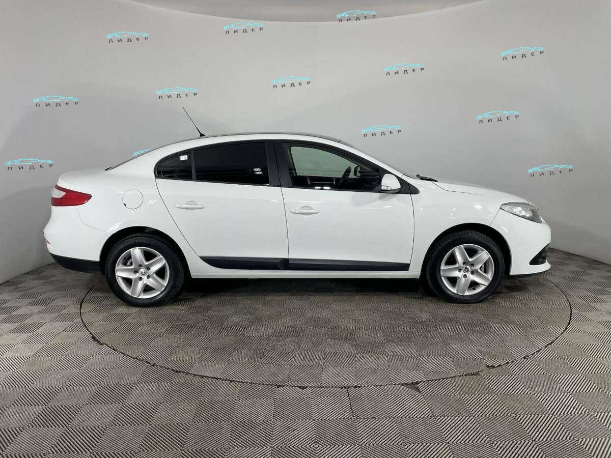 Б/У Рено Флюенс 2015 года. Фото: #3