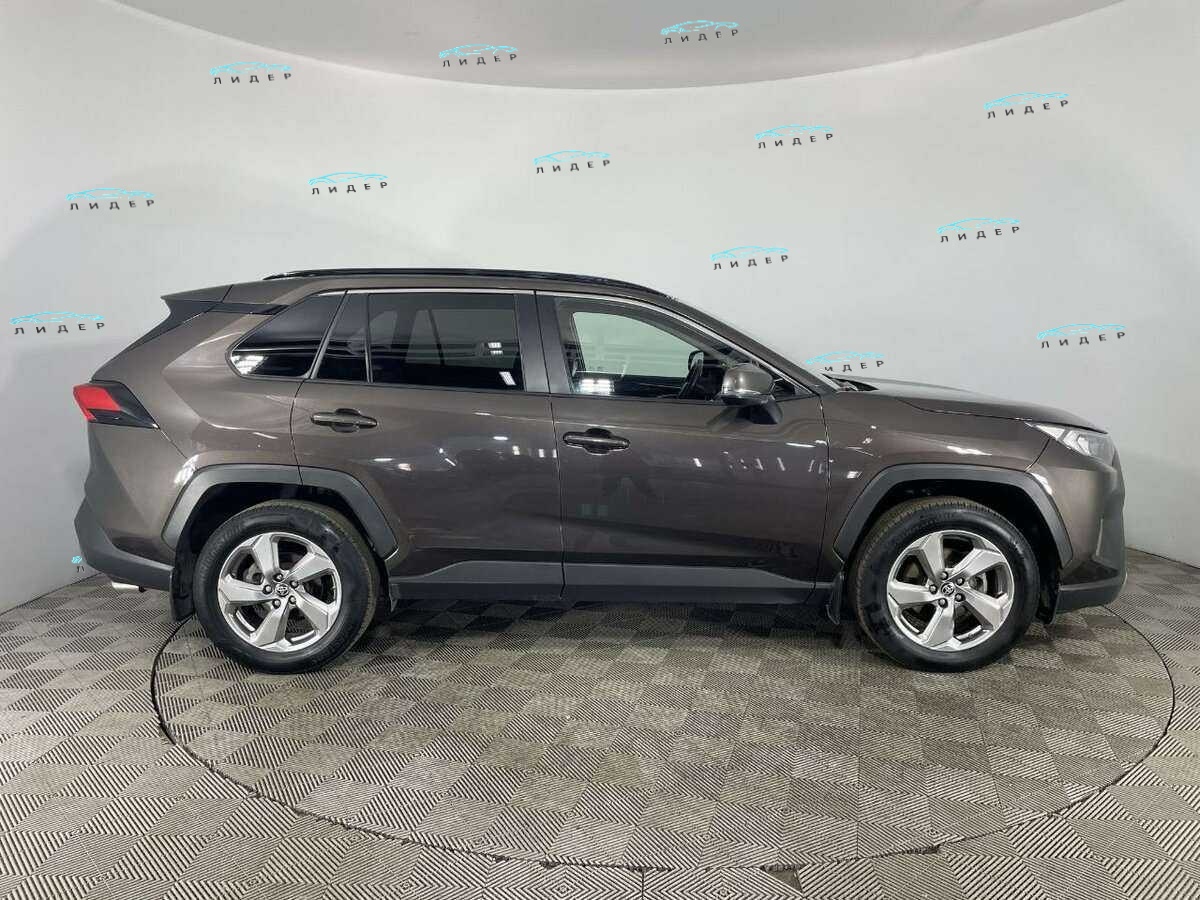 Б/У Тойота Рав4 2019 года. Фото: #2