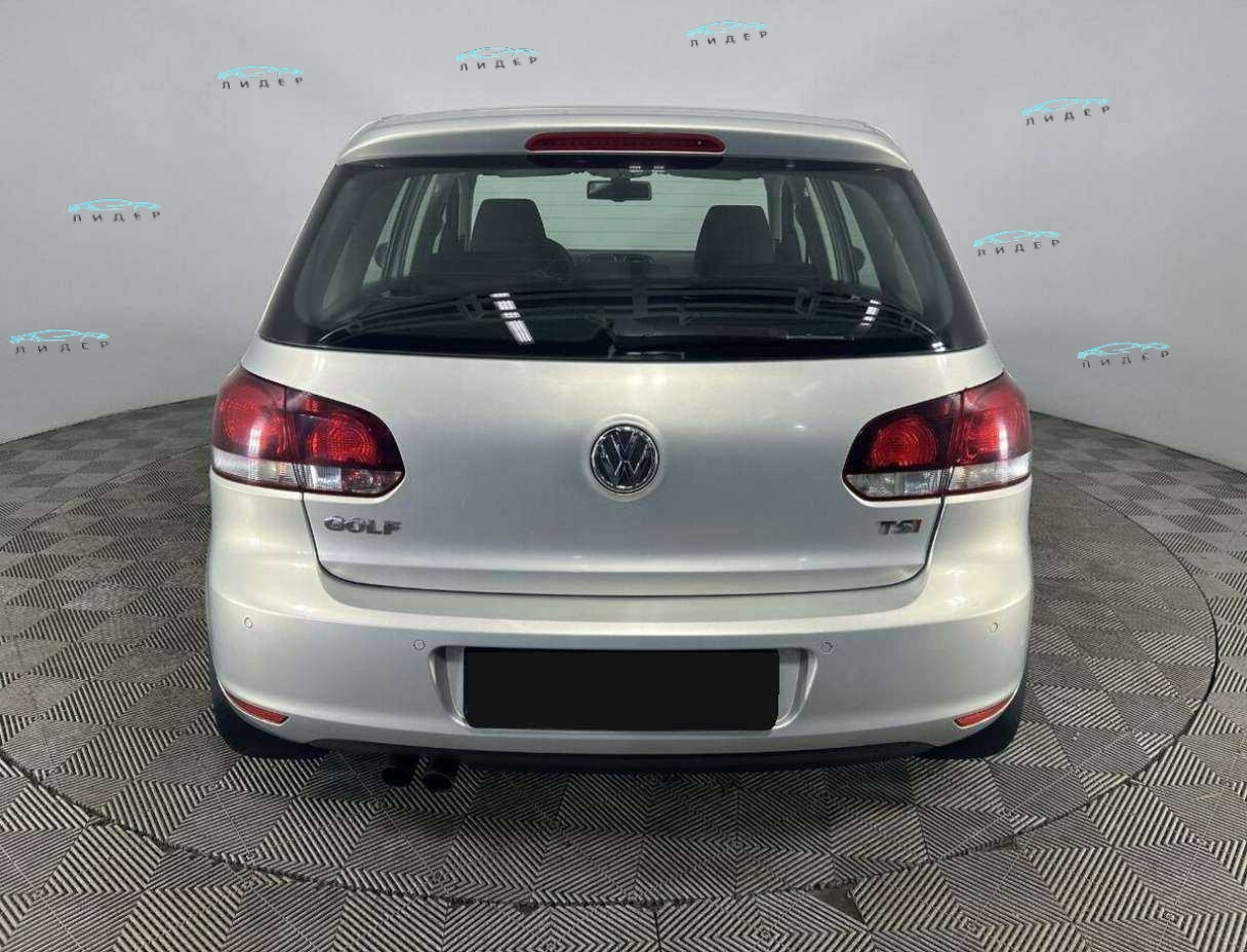 Б/У Фольксваген Гольф 2010 года. Фото: #2
