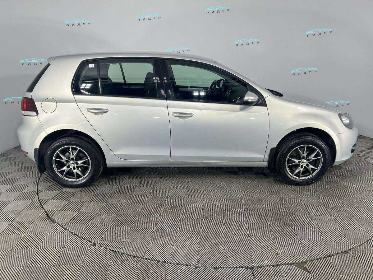 Б/У Фольксваген Гольф 2010 года. Фото: #3