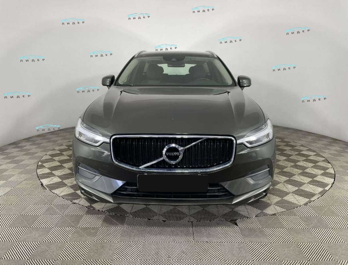 Б/У Вольво ИксЦ60 2019 года. Фото: #1