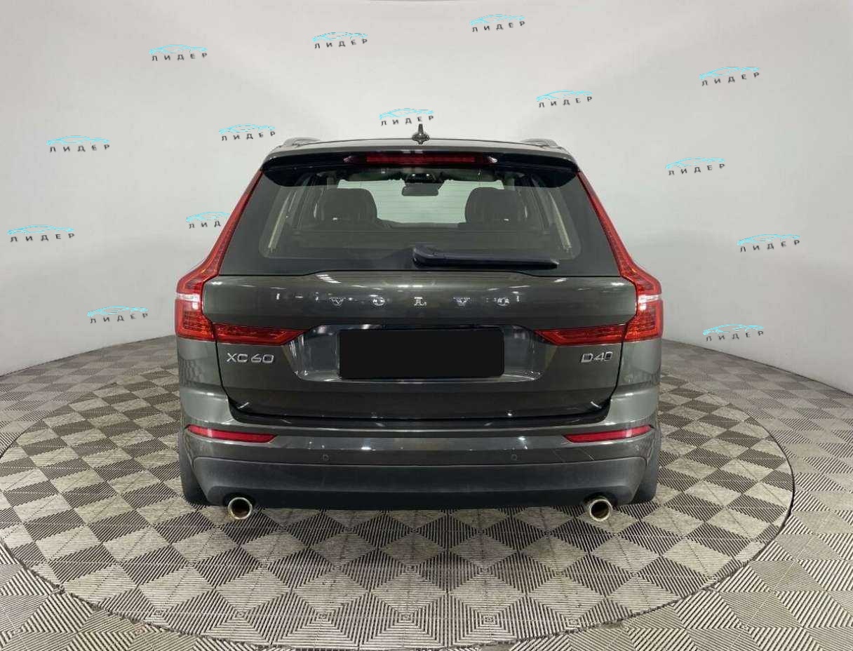 Б/У Вольво ИксЦ60 2019 года. Фото: #2
