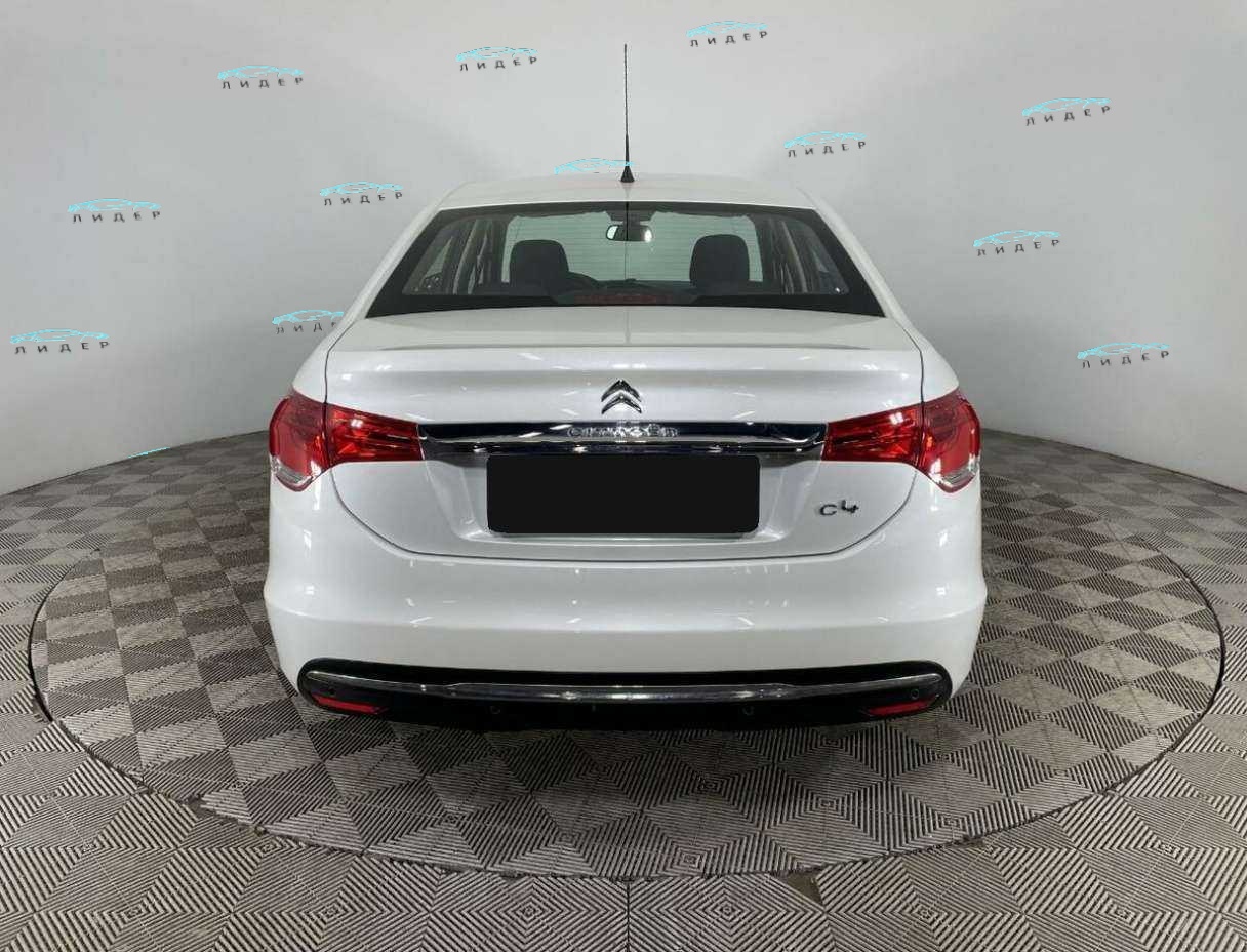 Б/У Ситроен Ц4 2021 года. Фото: #2