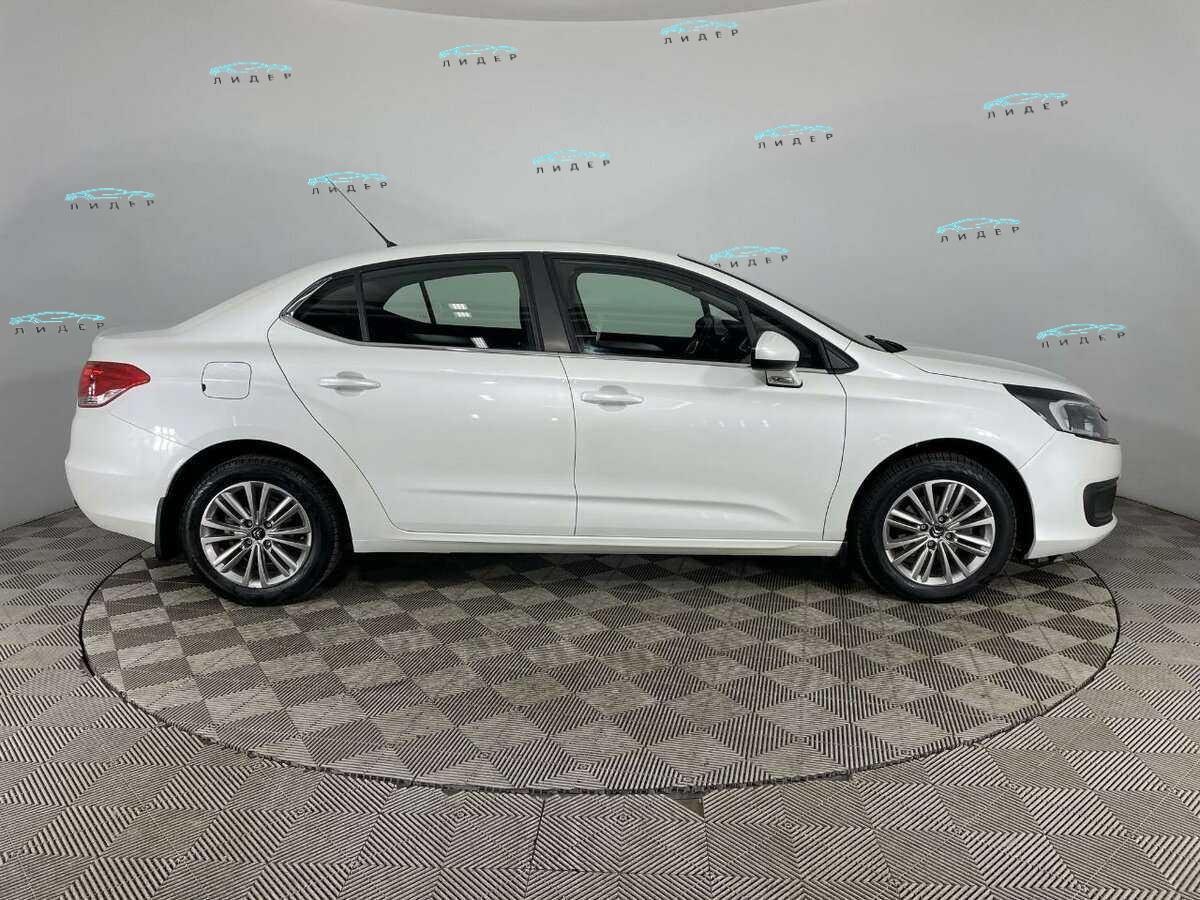 Б/У Ситроен Ц4 2021 года. Фото: #3