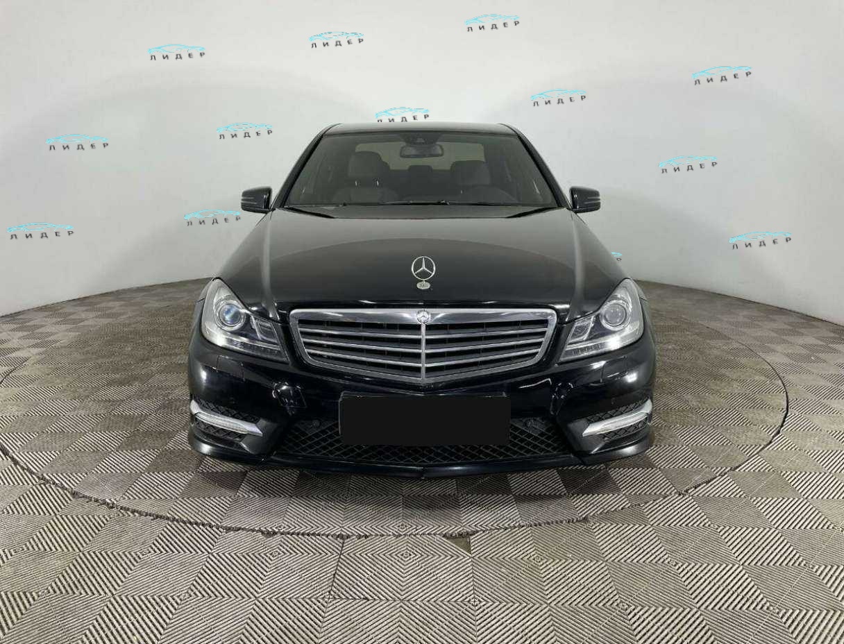 Б/У Мерседес-Бенц Ц-Класс 2012 года. Фото: #1