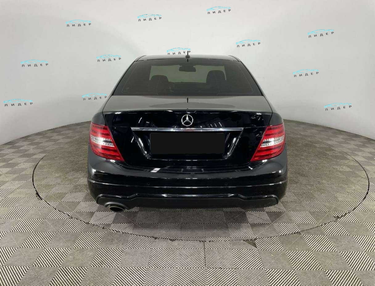 Б/У Мерседес-Бенц Ц-Класс 2012 года. Фото: #2