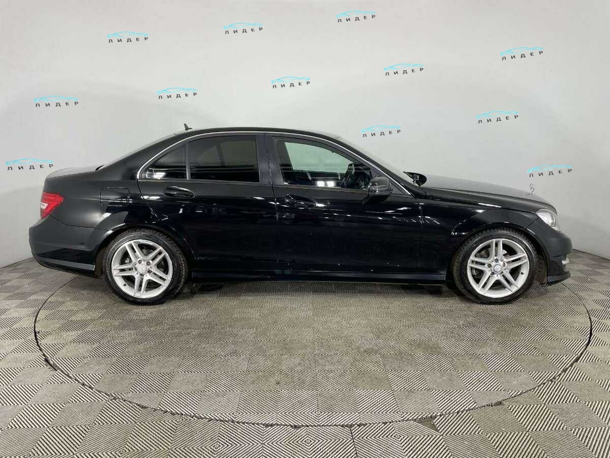 Б/У Мерседес-Бенц Ц-Класс 2012 года. Фото: #3