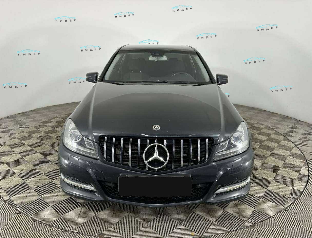 Б/У Мерседес-Бенц Ц-Класс 2011 года. Фото: #1