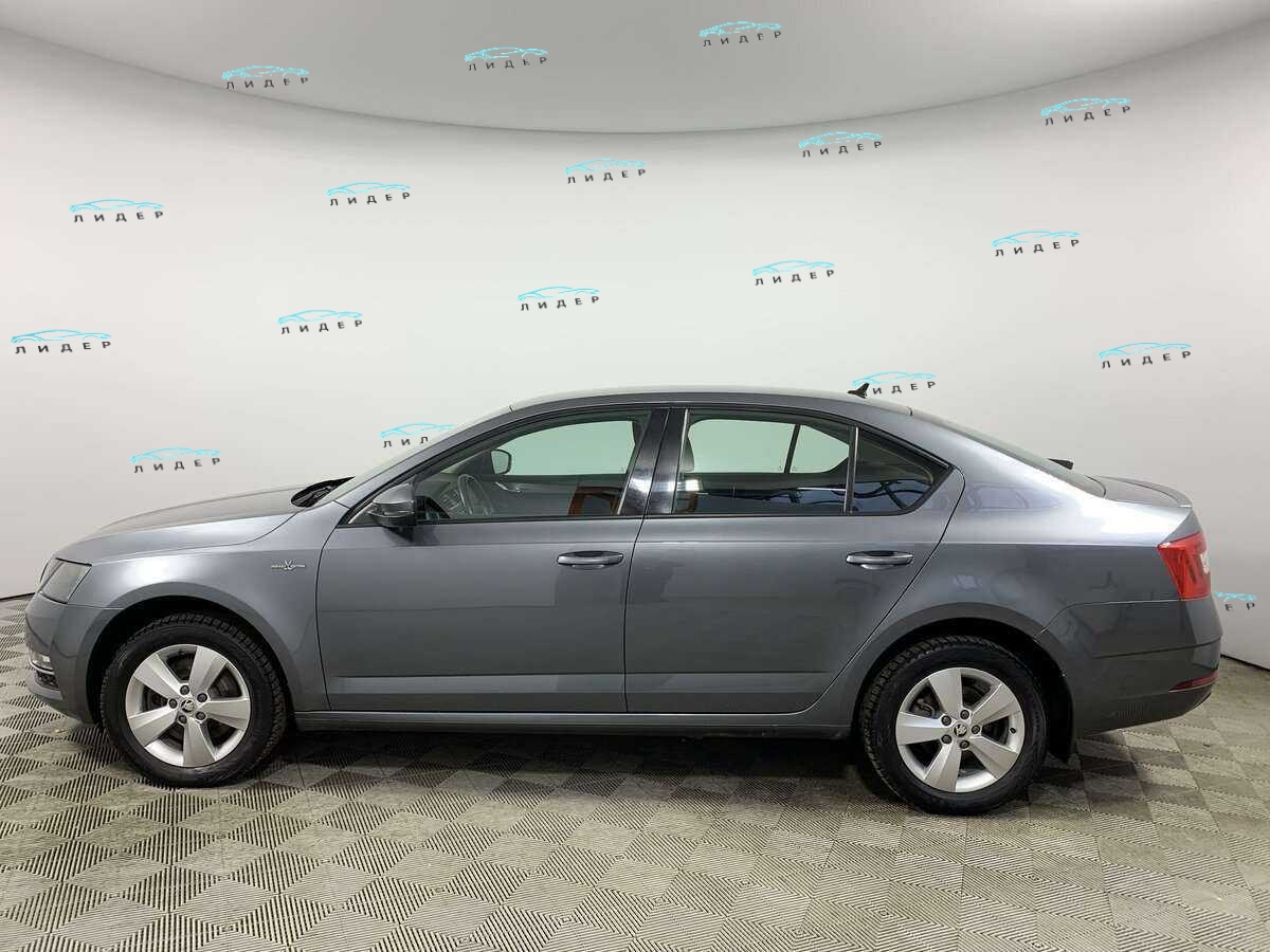 Б/У Шкода Октавия 2020 года. Фото: #7