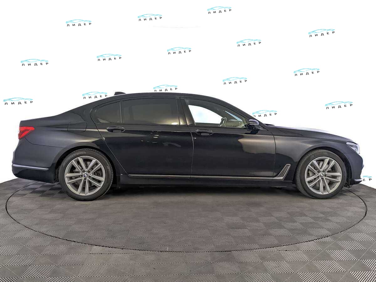 Б/У БМВ 7 серии 2017 года. Фото: #3