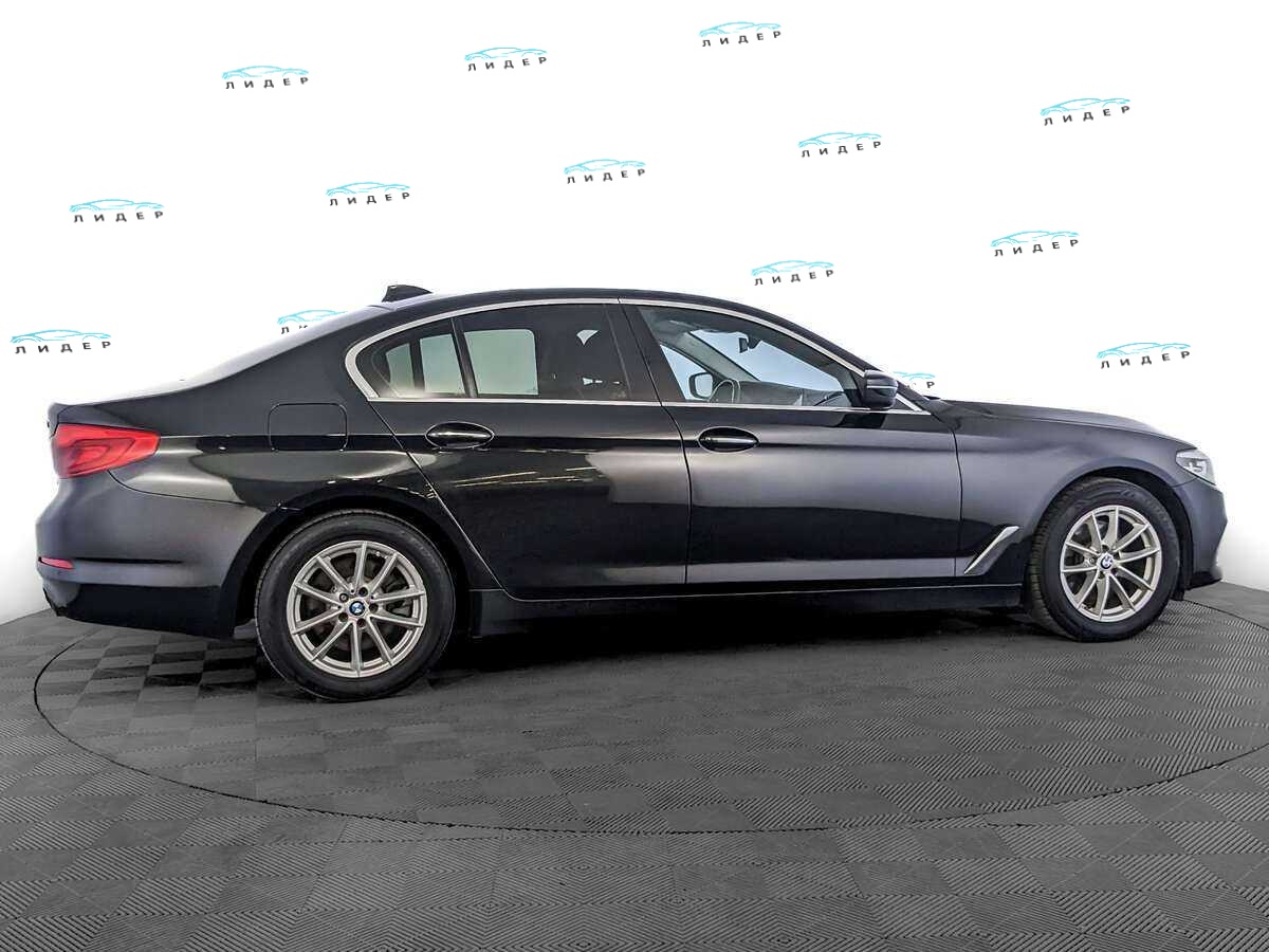 Б/У БМВ 5 серии 2018 года. Фото: #3