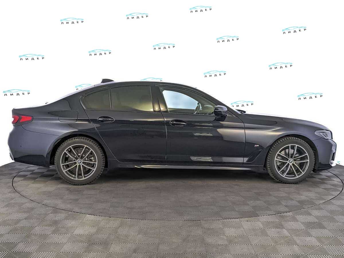 Б/У БМВ 5 серии 2021 года. Фото: #3