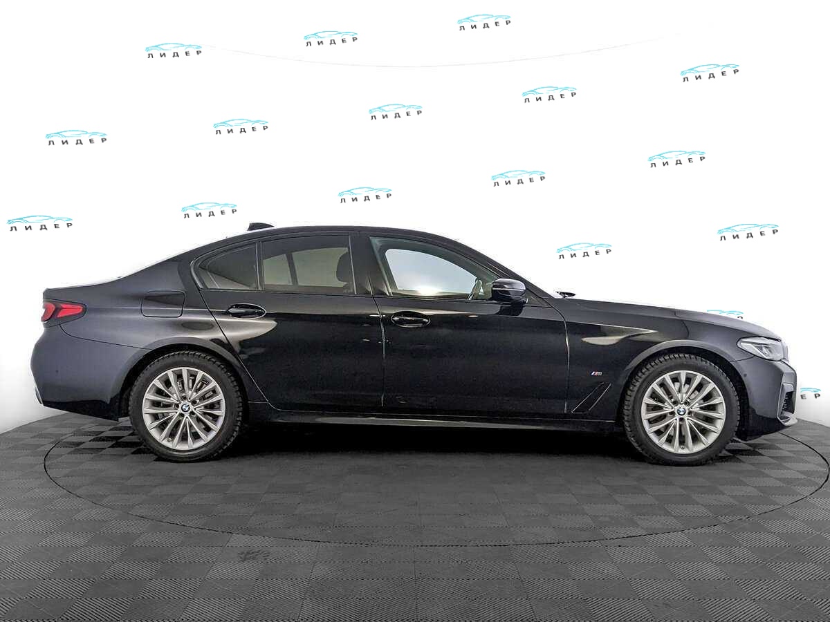 Б/У БМВ 5 серии 2021 года. Фото: #3