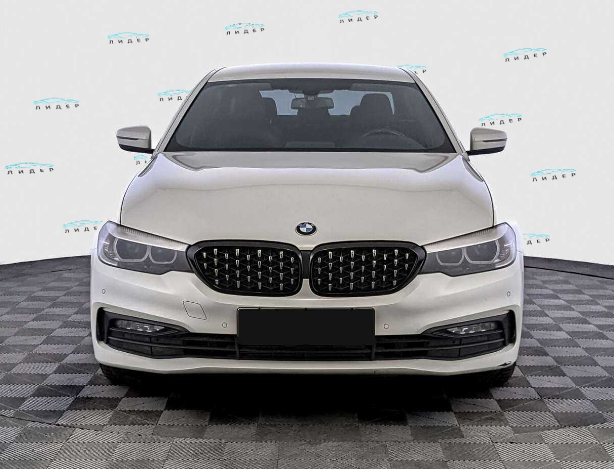 Б/У БМВ 5 серии 2017 года. Фото: #1