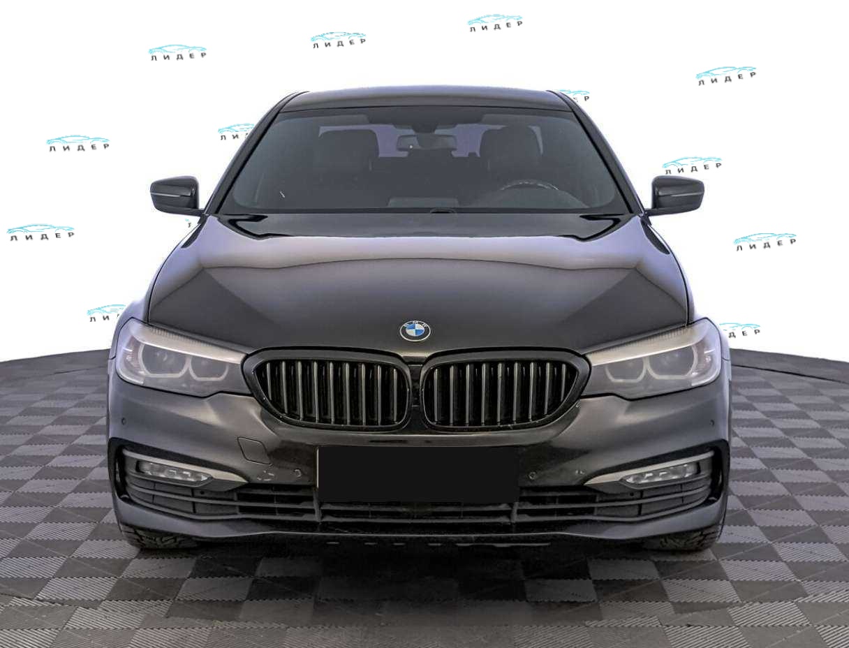Б/У БМВ 5 серии 2017 года. Фото: #1