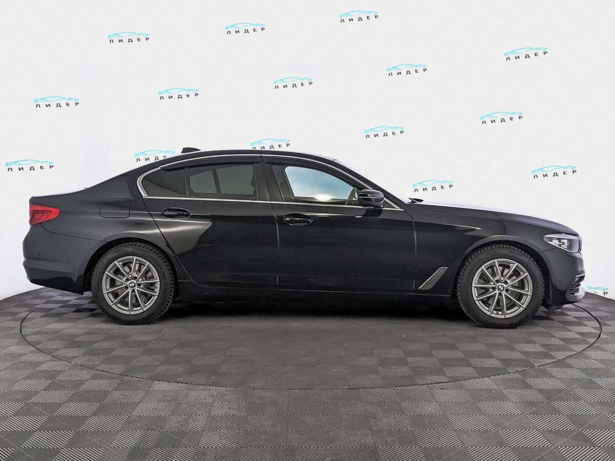 Б/У БМВ 5 серии 2020 года. Фото: #3