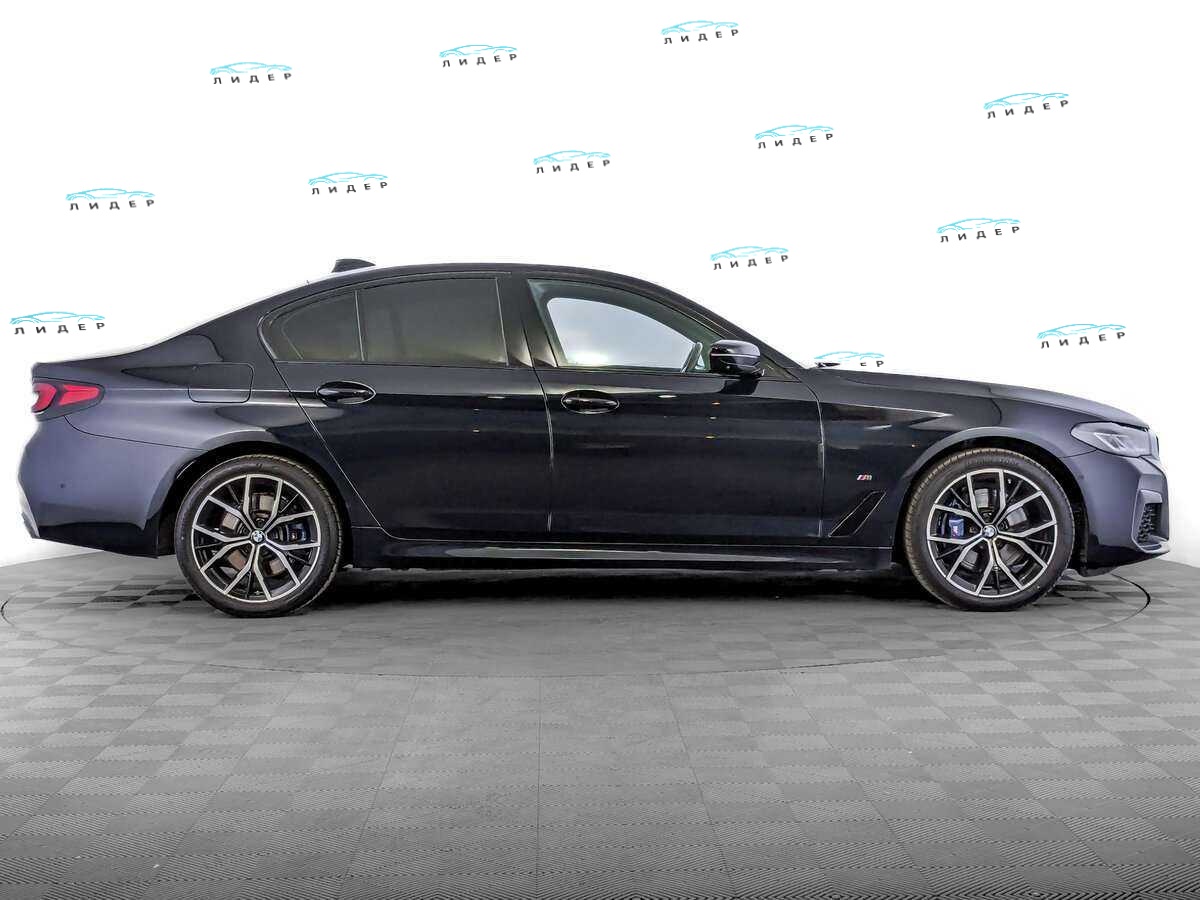 Б/У БМВ 5 серии 2021 года. Фото: #3