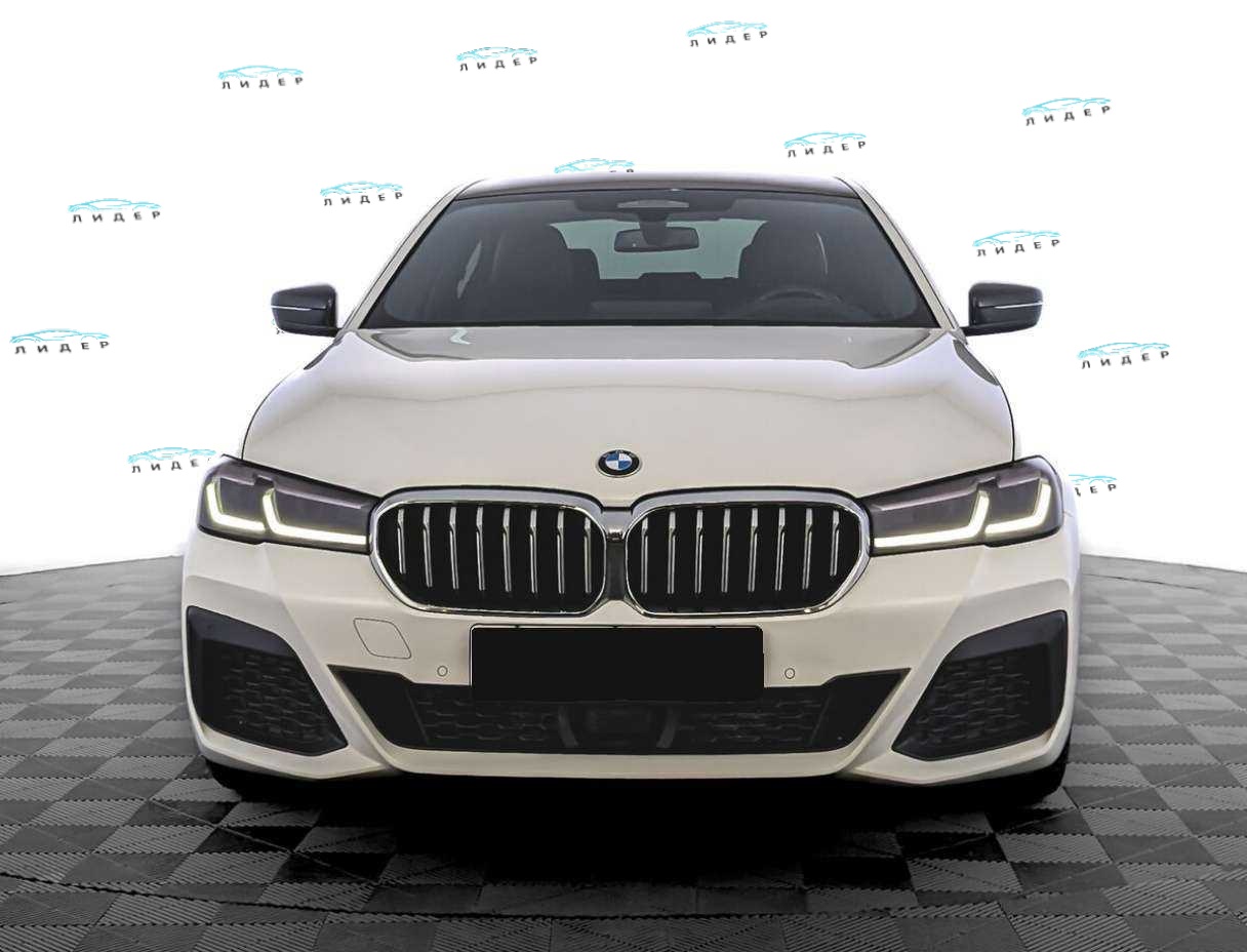 Б/У БМВ 5 серии 2020 года. Фото: #1