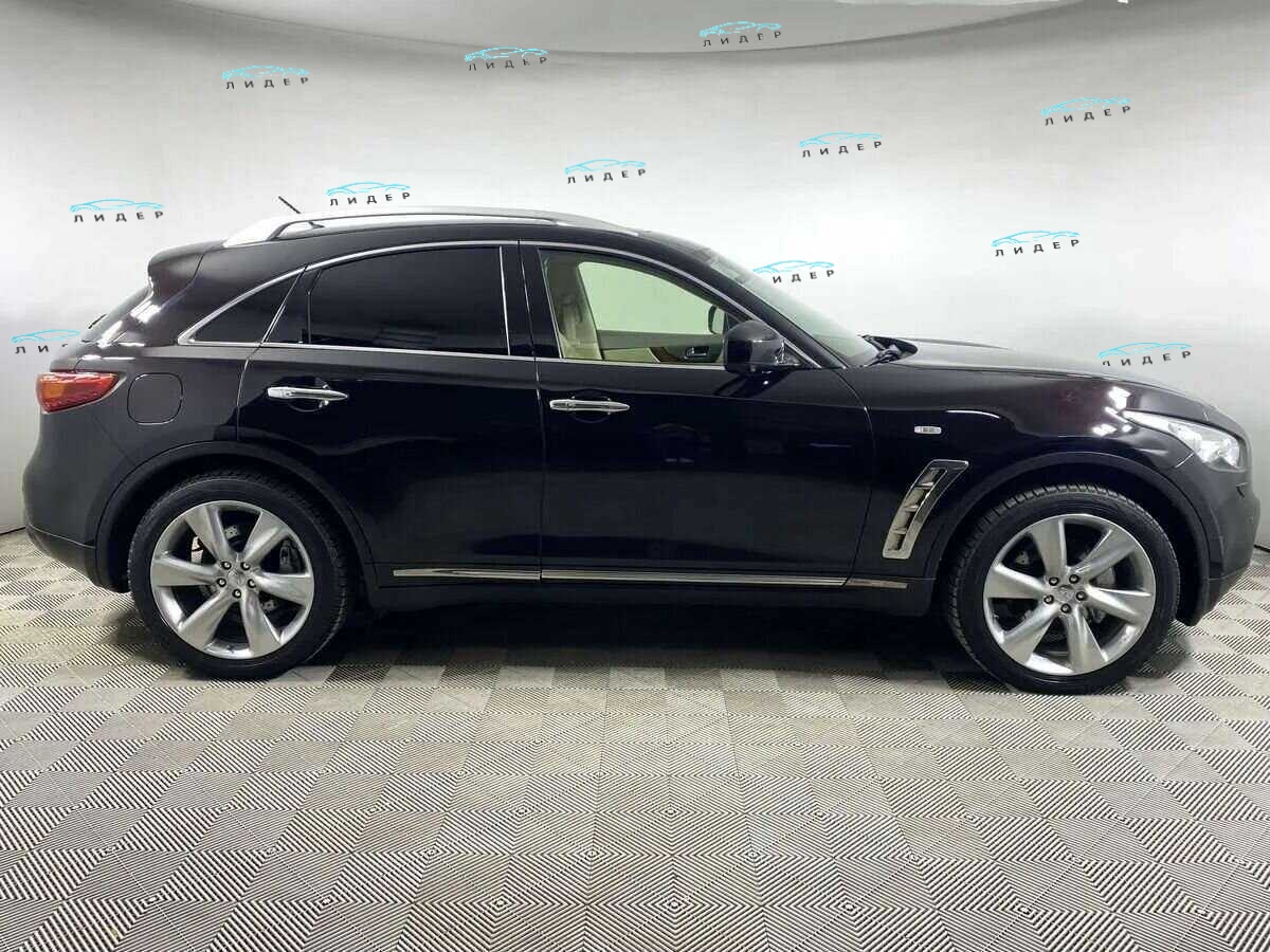 Б/У Инфинити Ф-Икс 2011 года. Фото: #2