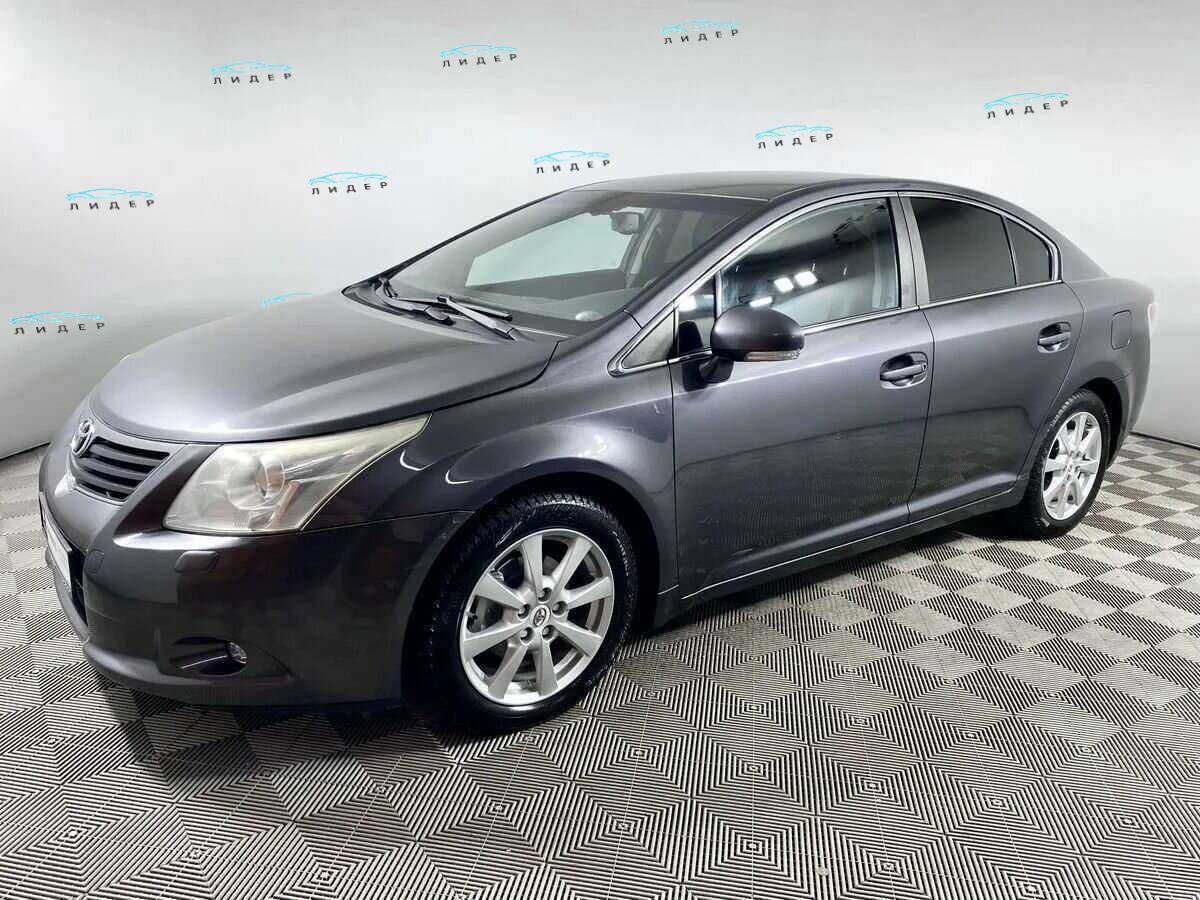 Б/У Тойота Авенсис 2009 года. Фото: #1