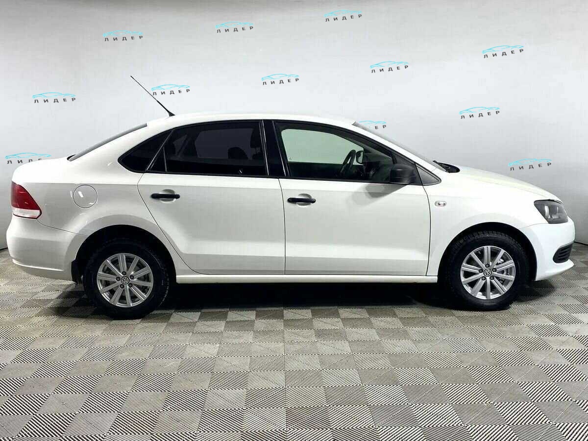 Б/У Фольксваген Поло 2011 года. Фото: #2