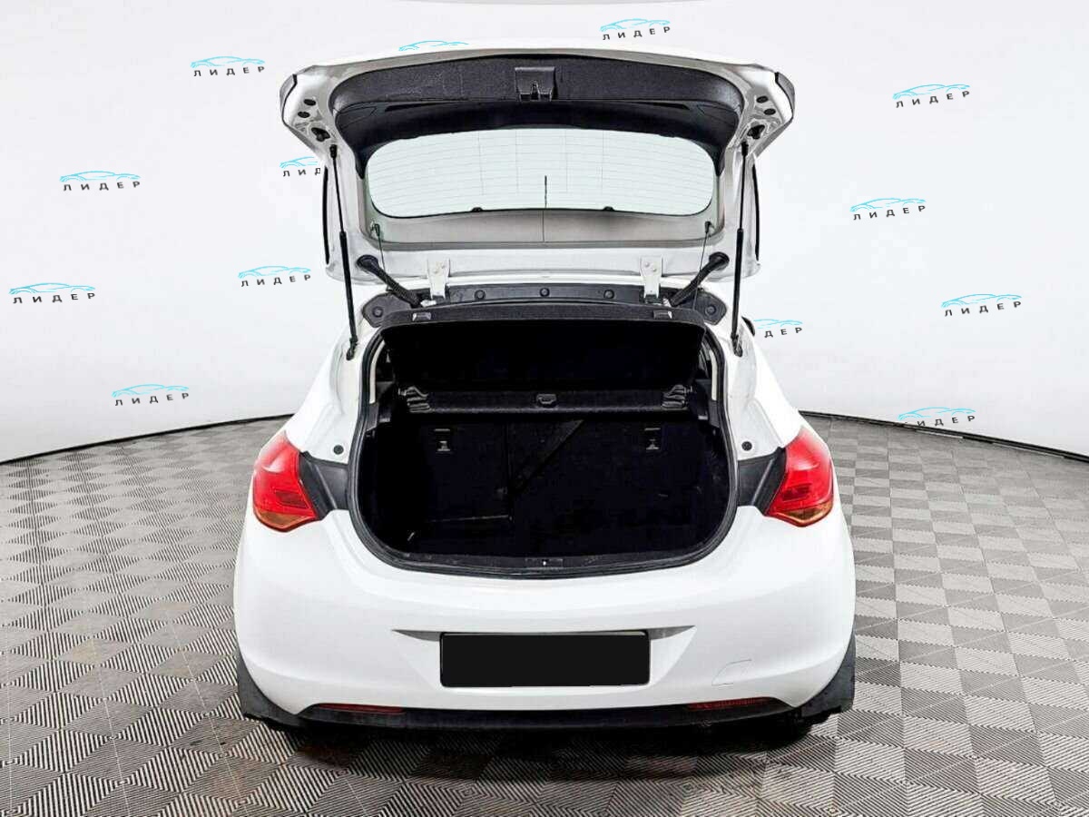 Б/У Опель Астра 2011 года. Фото: #9