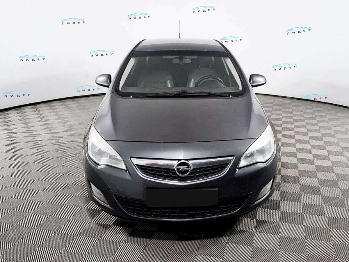 Б/У Опель Астра 2011 года. Фото: #1