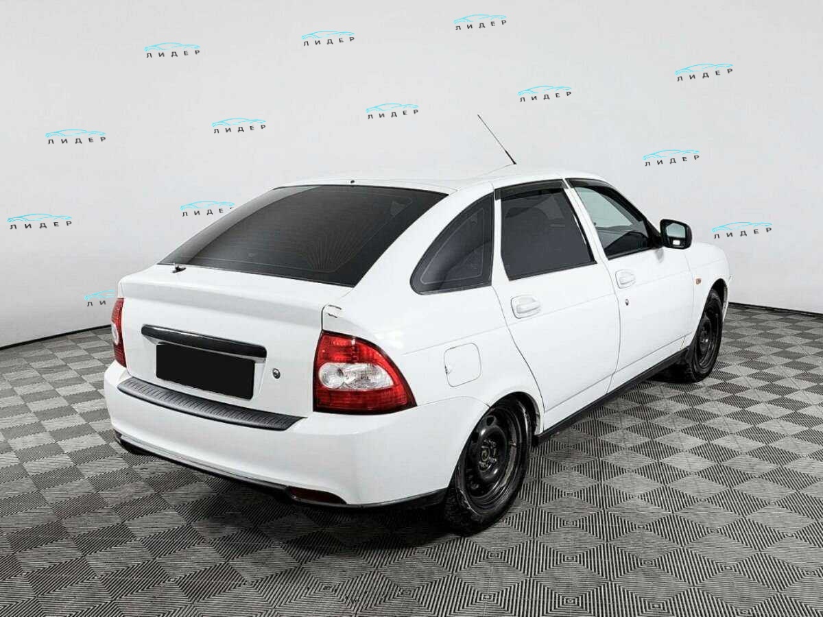 Б/У Лада (ВАЗ) Приора 2013 года. Фото: #3