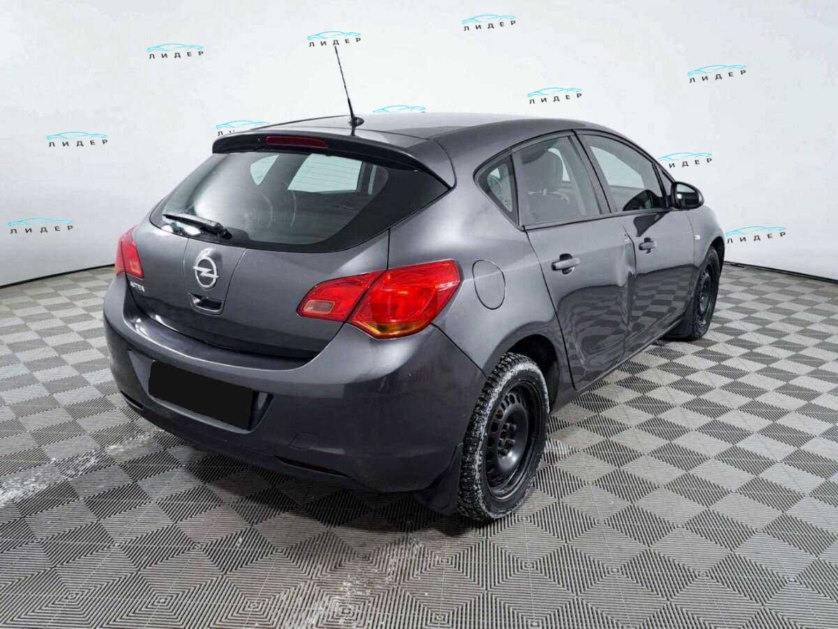 Б/У Опель Астра 2011 года. Фото: #3