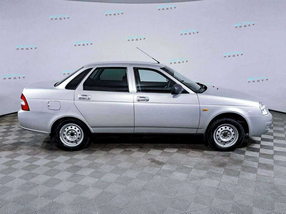 Б/У Лада (ВАЗ) Приора 2017 года. Фото: #3