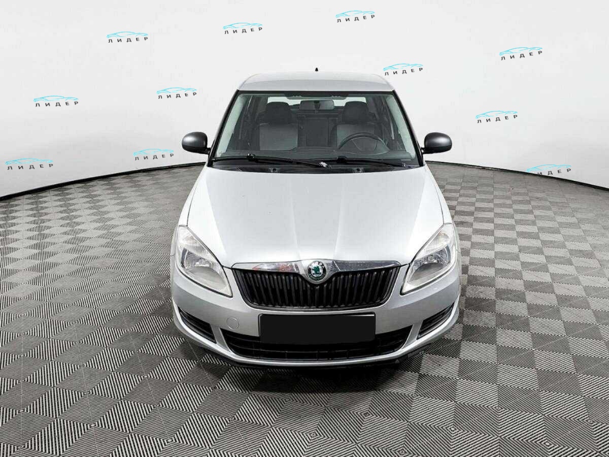 Б/У Шкода Фабия 2011 года. Фото: #1