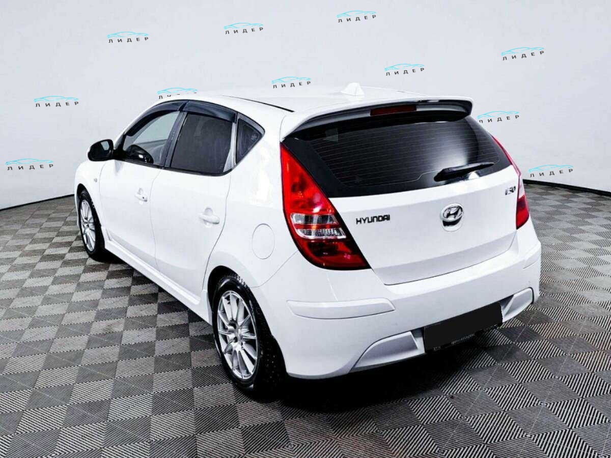 Б/У Хендай ай30 2011 года. Фото: #6
