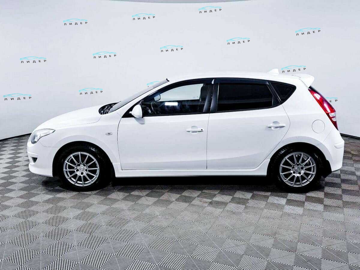 Б/У Хендай ай30 2011 года. Фото: #7