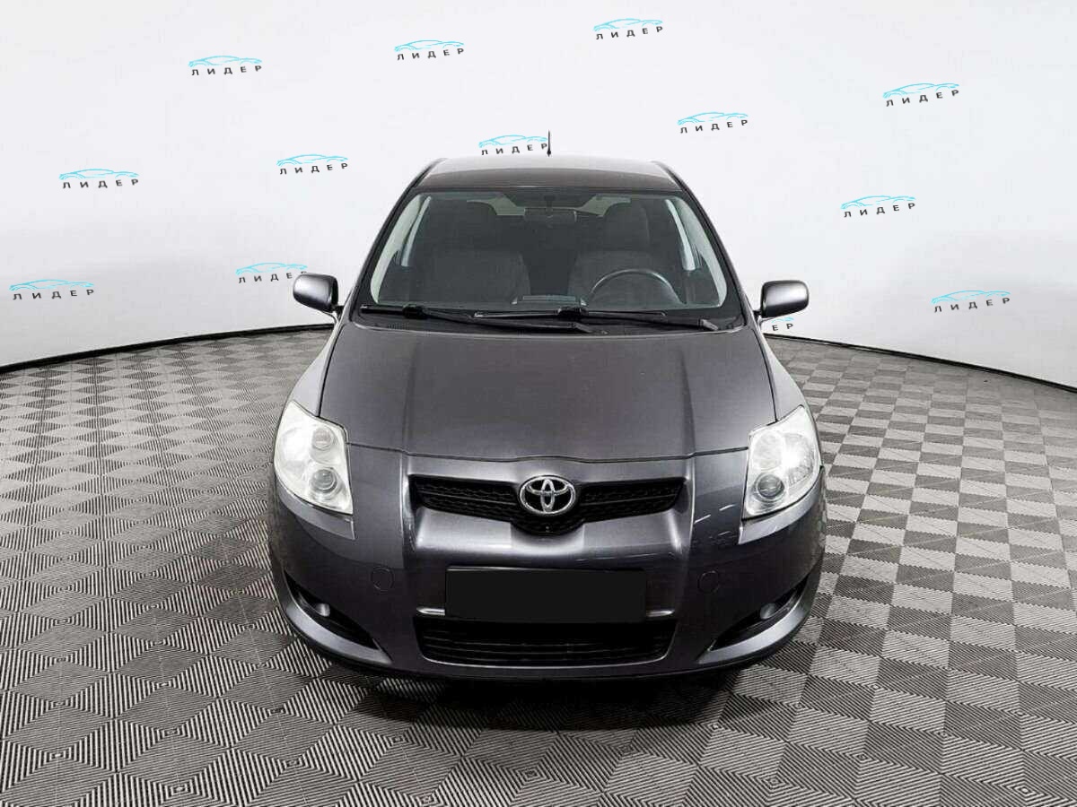 Б/У Тойота Аурис 2008 года. Фото: #1